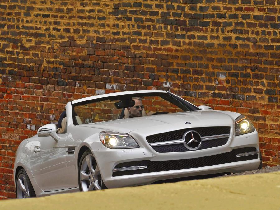  Mercedes-Benz SLK350 2011 года  (US) (фото 8 из 47)